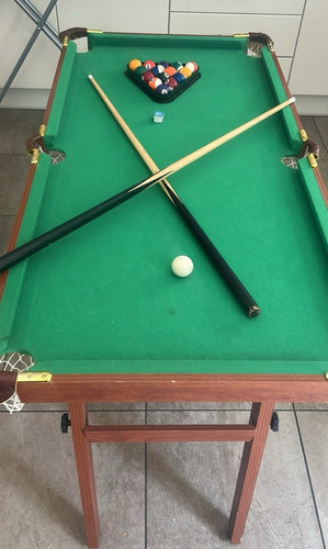 Mini table top pool - table,